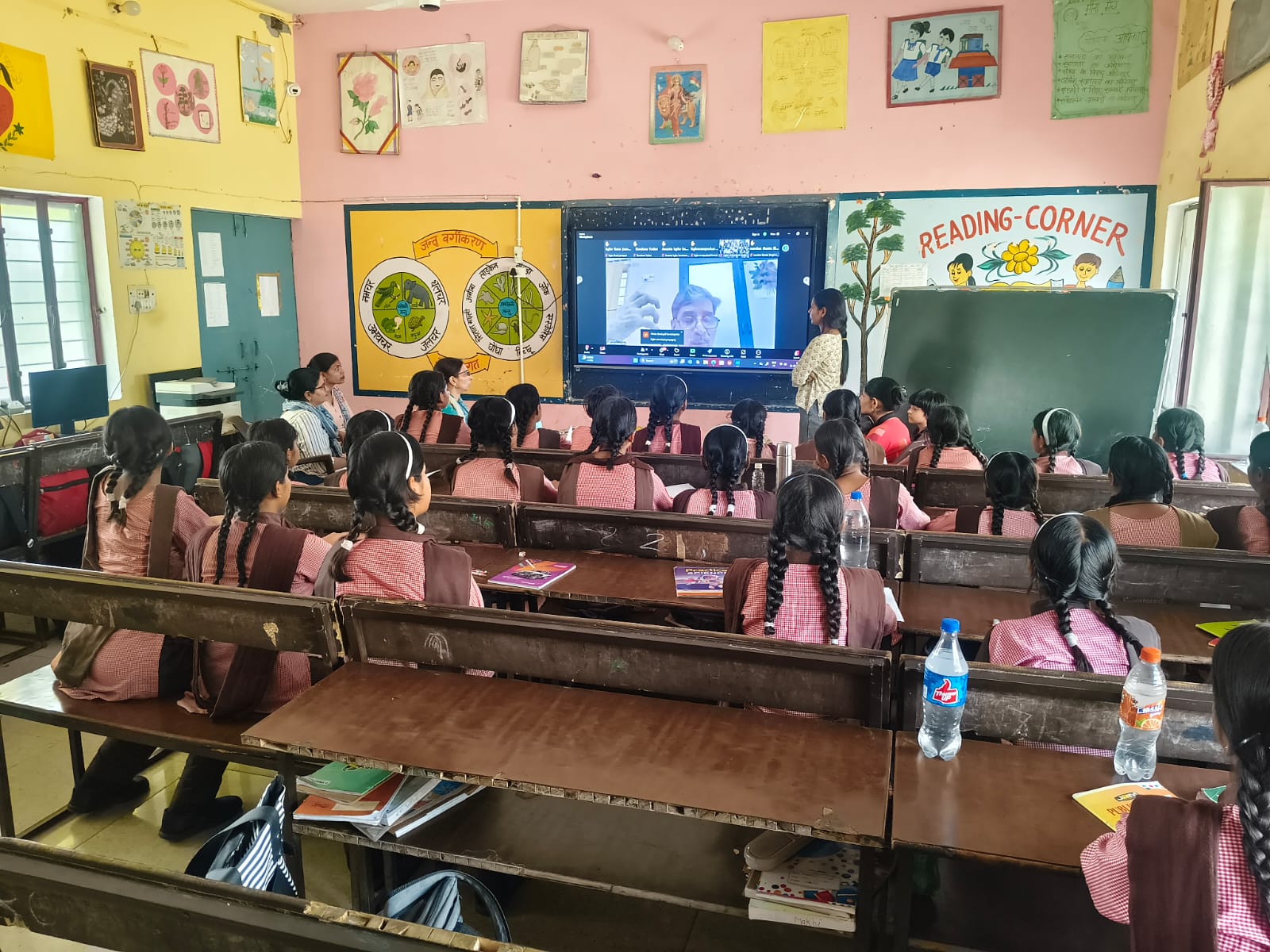 When daughters started asking questions, then Yogi government gave 'Mission Solution'#nayalook