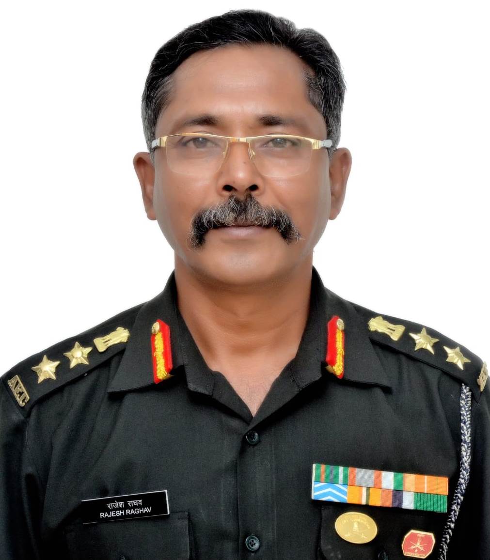 फोटो परिचय : आरोपी प्रधानाचार्य कर्नल राजेश राघव, सैनिक स्कूल, गोरखपुर