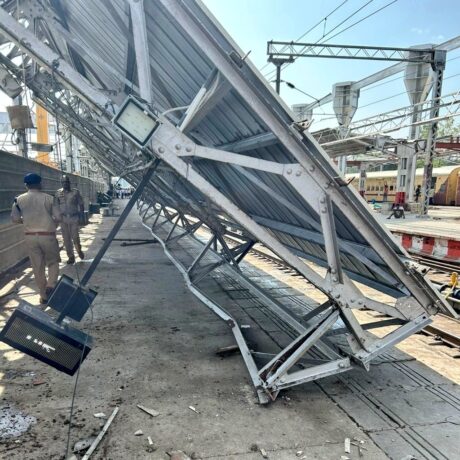 Charbagh Station Accident