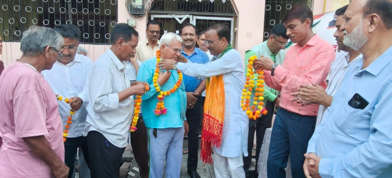 राजाजीपुरम सड़क निर्माण