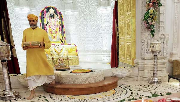 राम मंदिर चढ़ावा चोरी मामले में बैंक खातों के लेनदेन और दान राशि के आंकड़े SIT की जांच का अहम आधार बने रहे हैं (Photo: PTI)राम मंदिर चढ़ावा चोरी मामले में बैंक खातों के लेनदेन और दान राशि के आंकड़े SIT की जांच का अहम आधार बने रहे हैं (Photo: PTI)