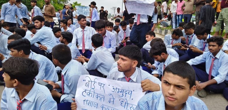 Shortage of teachers in Lucknow